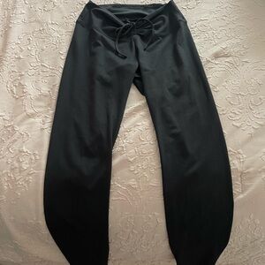 Victoria’s Secret PINK drawstring athletic leggings